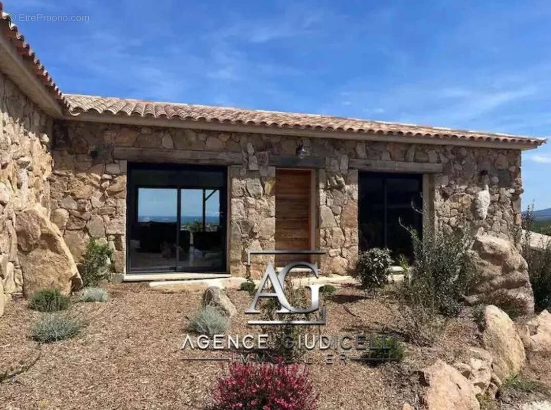 Magnifique bergerie de 138m2 avec piscine - photo 2