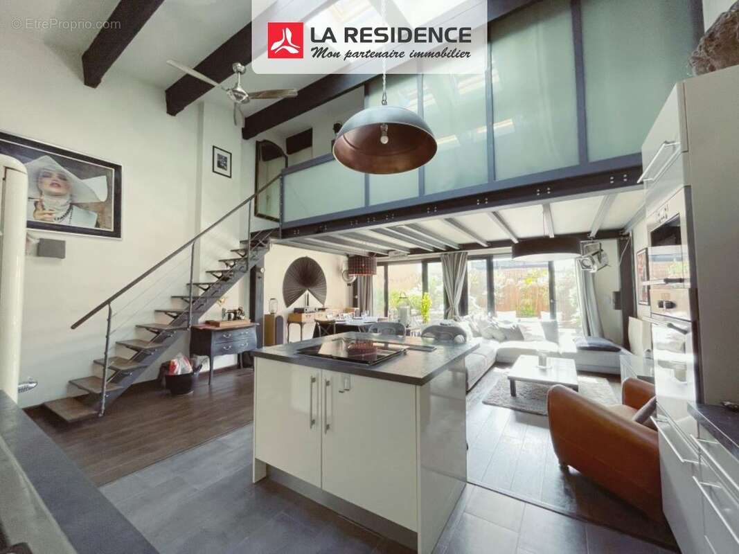 Appartement à SARTROUVILLE