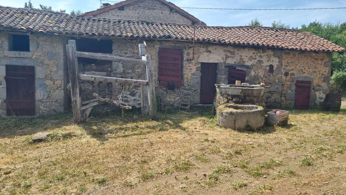 Maison 50 m² à Etouars  - photo 3