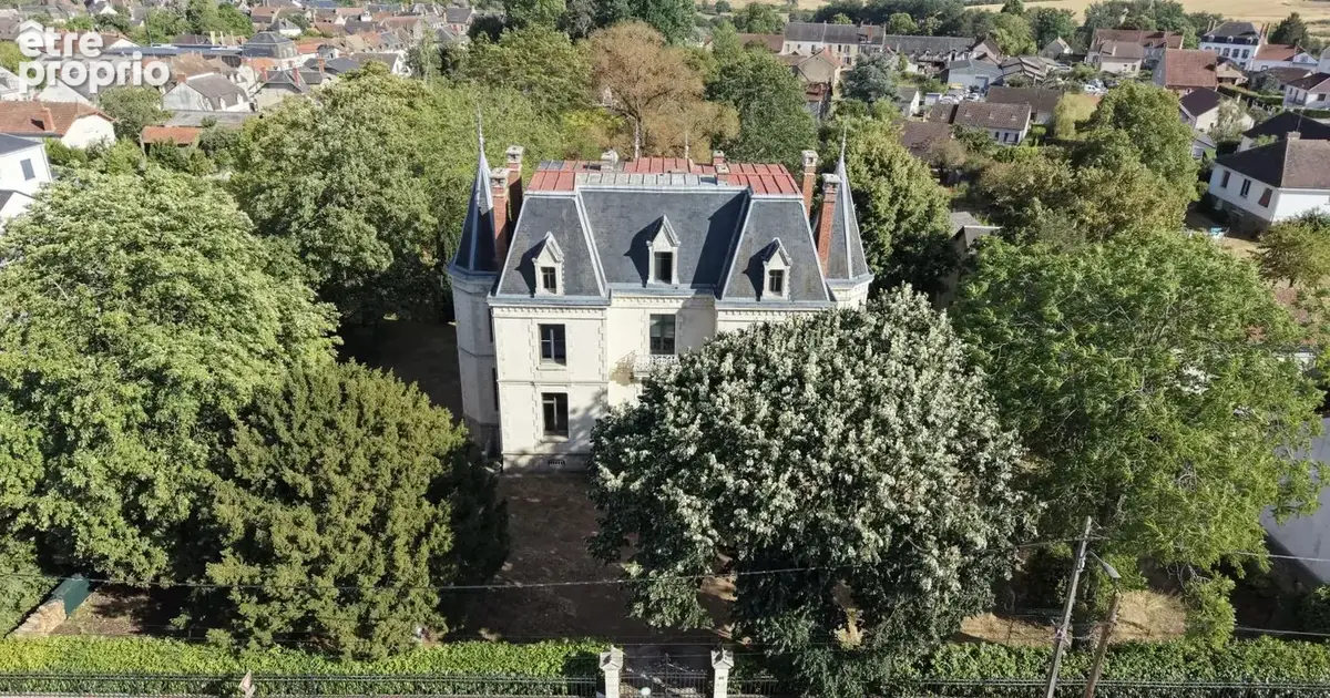 Culan - maison bourgeoise 7 pieces 220m² avec piscine - photo 3