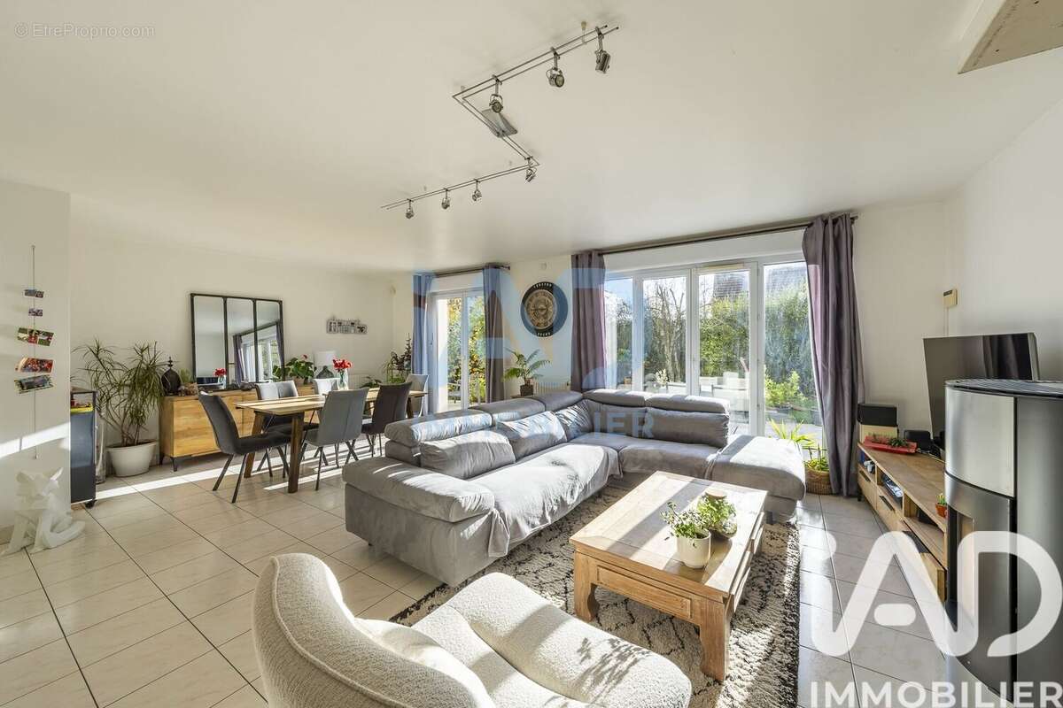 Photo 2 - Maison à MOISSY-CRAMAYEL