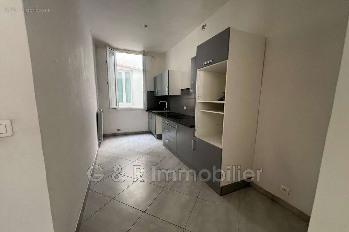 Appartement à Marseille-4e  - photo 2