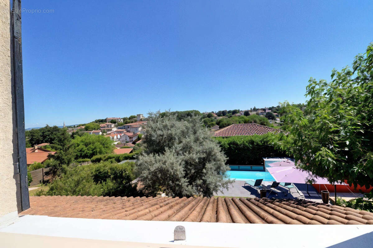 Maison à CHARLY