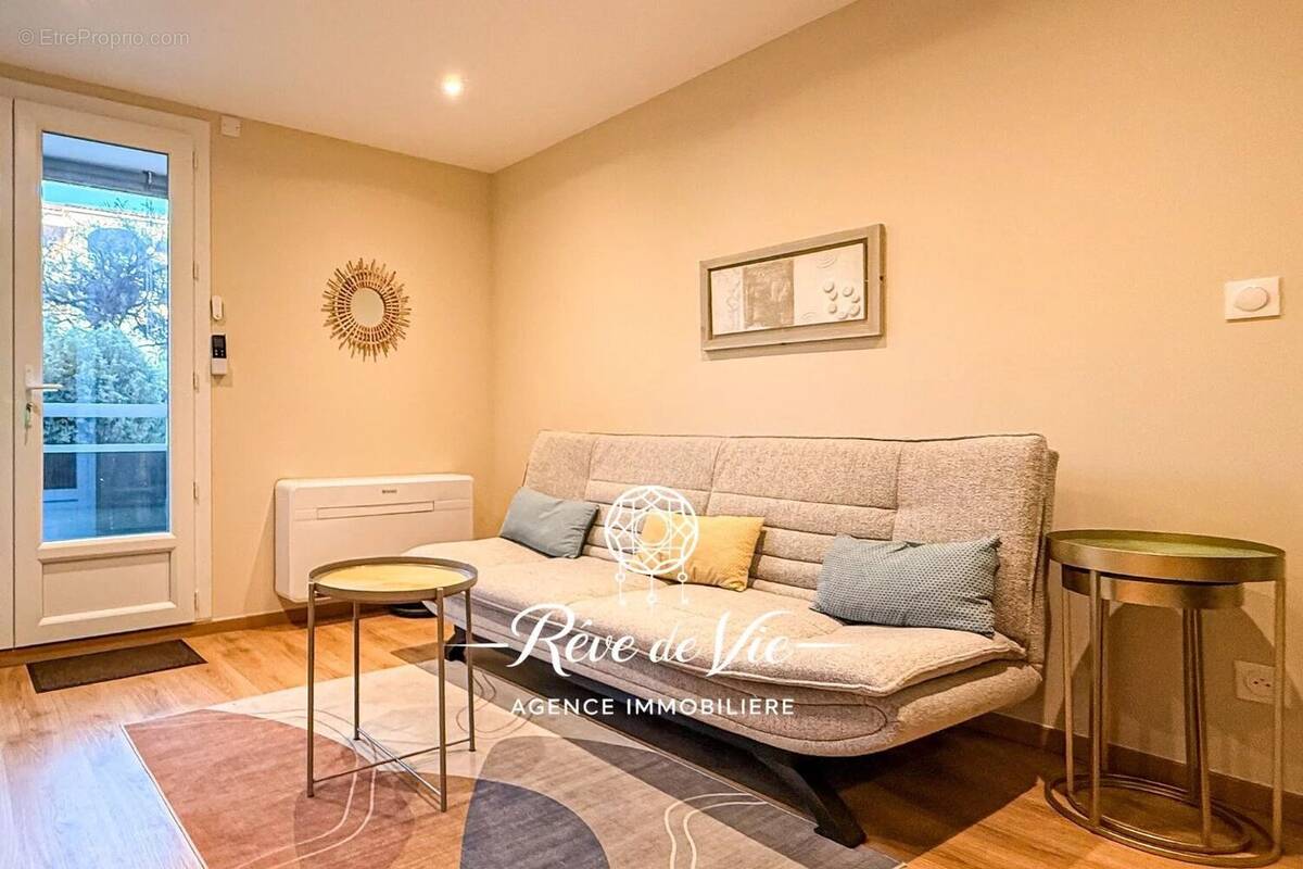 Appartement à BORMES-LES-MIMOSAS