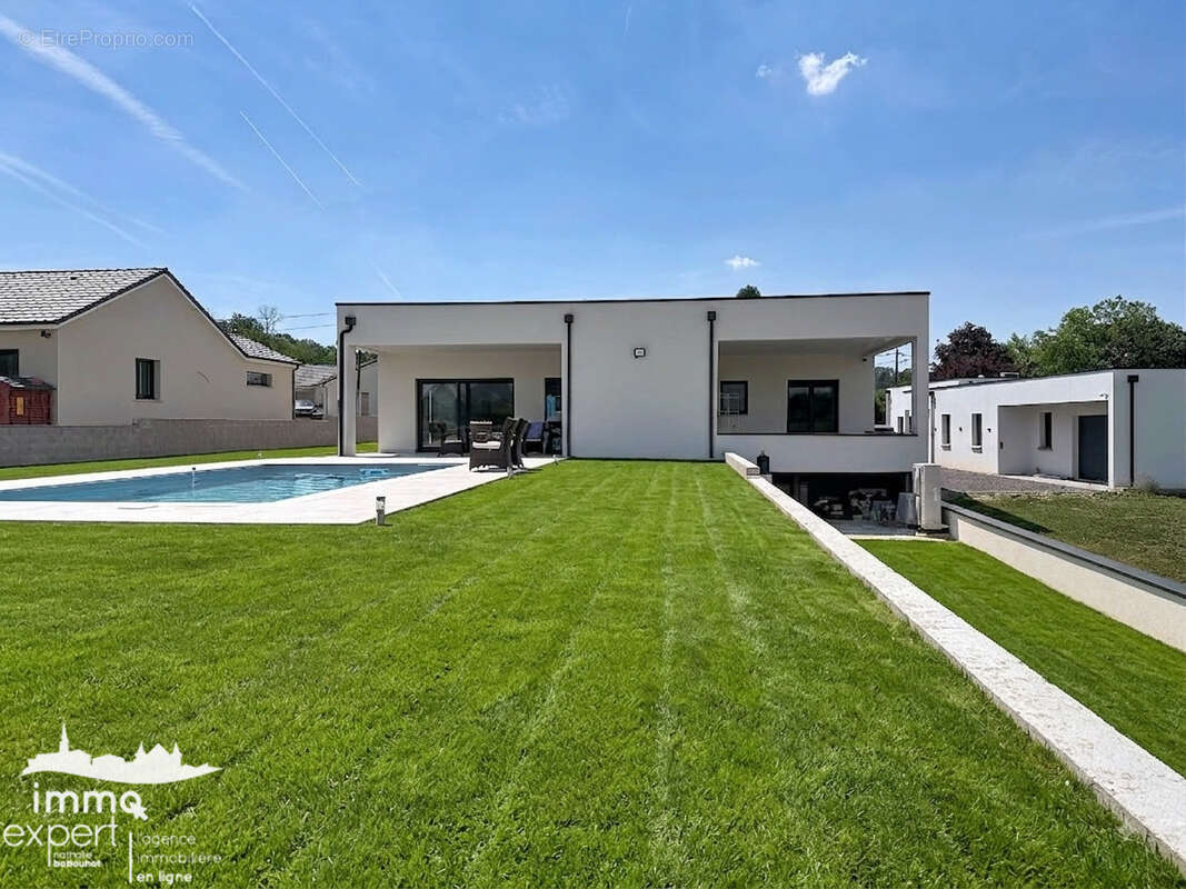 Exclusivité   villa d'exception neuve avec piscine et vue dégagée sur la nature - photo 2