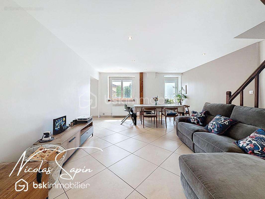 Maison à VARCES-ALLIERES-ET-RISSET