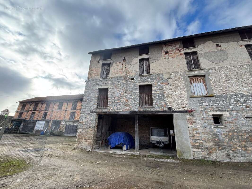 Maison à ONCY-SUR-ECOLE