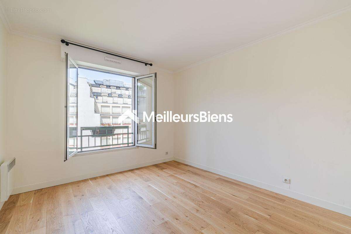 Appartement à PARIS-10E