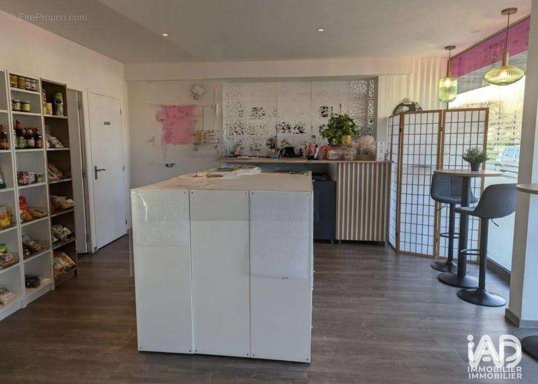 Photo 2 - Commerce à PONTCARRE