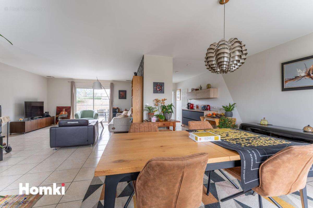 Maison à VILLENAVE-D'ORNON