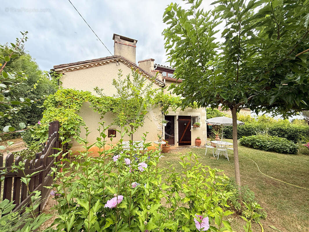 Maison en pierre avec grange et piscine - photo 3
