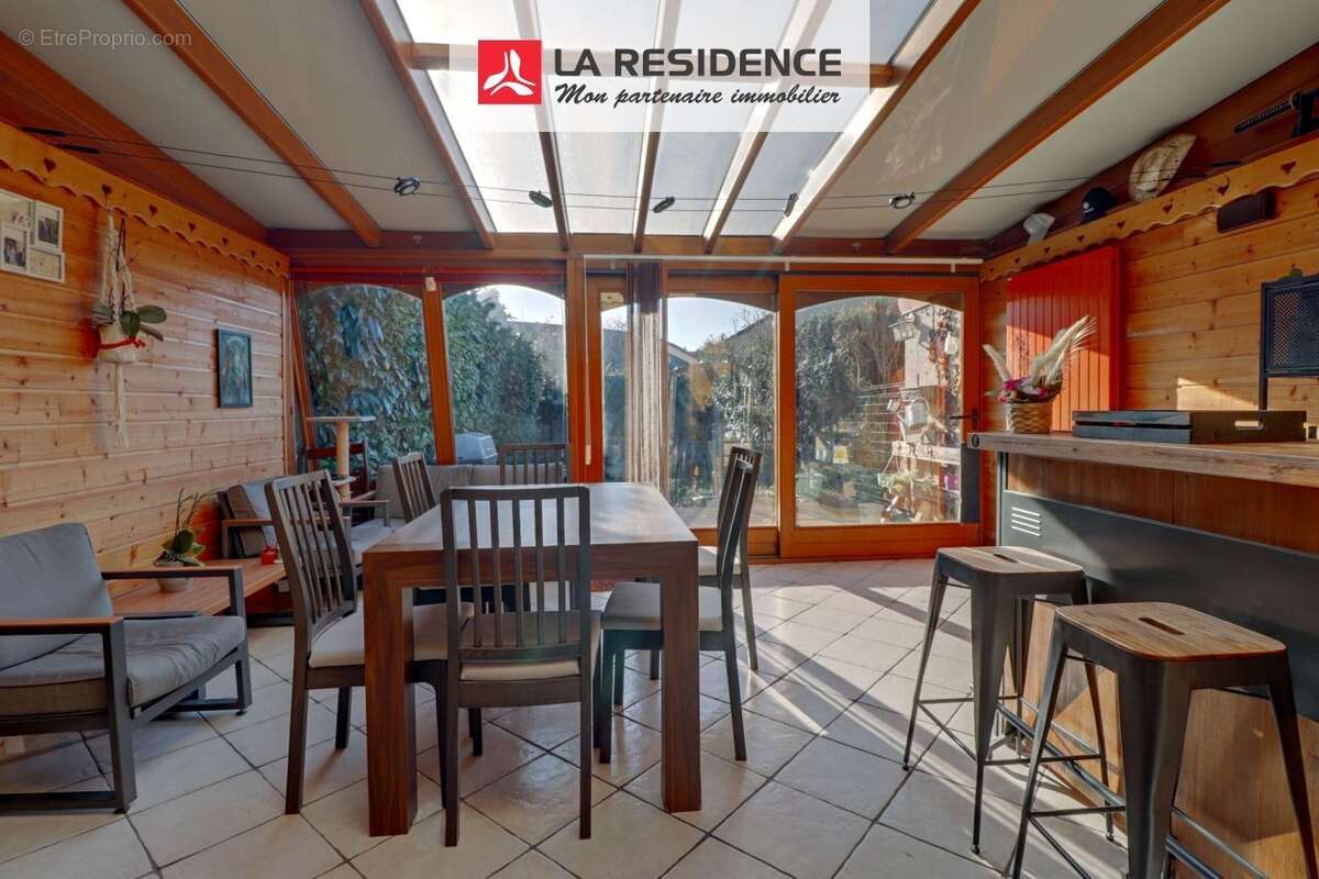 Maison à JOUY-LE-MOUTIER