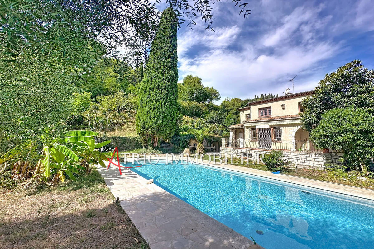 Maison 230 m² à Cagnes-Sur-Mer  - photo 2