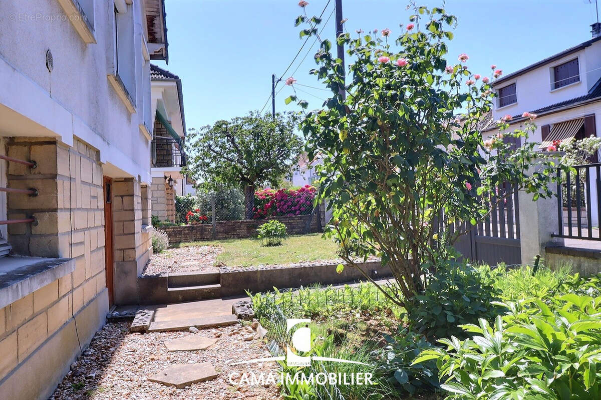 Maison à BOIS-D'ARCY