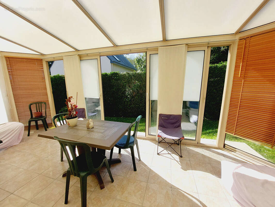 Maison à MONTREUIL-LE-GAST