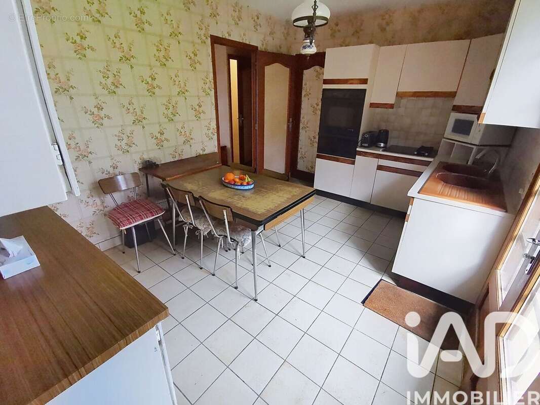 Maison 137 m² à Marthon  - photo 8