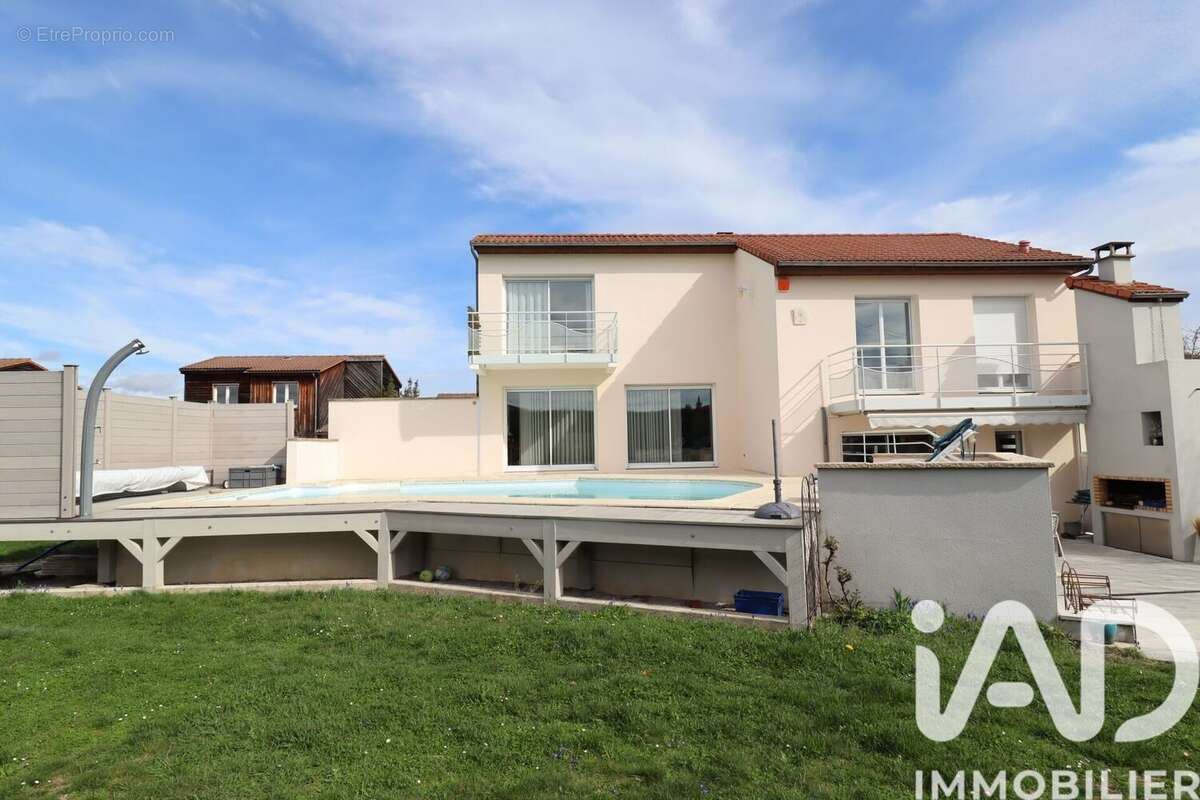 Photo 3 - Maison à SAINT-BEAUZIRE