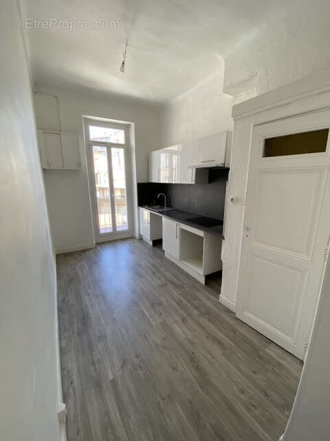 Appartement à MARSEILLE-6E