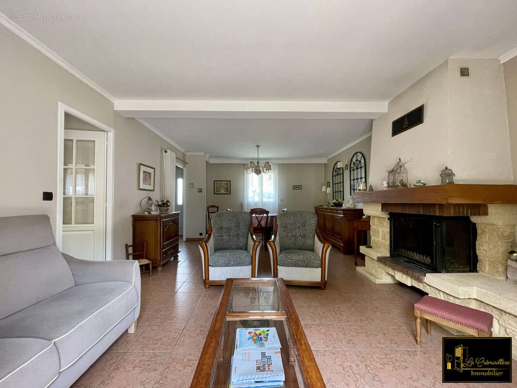 Maison à SAINT-CHERON