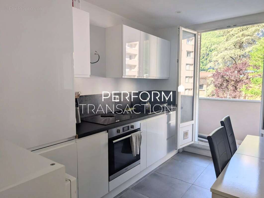 Appartement à SASSENAGE