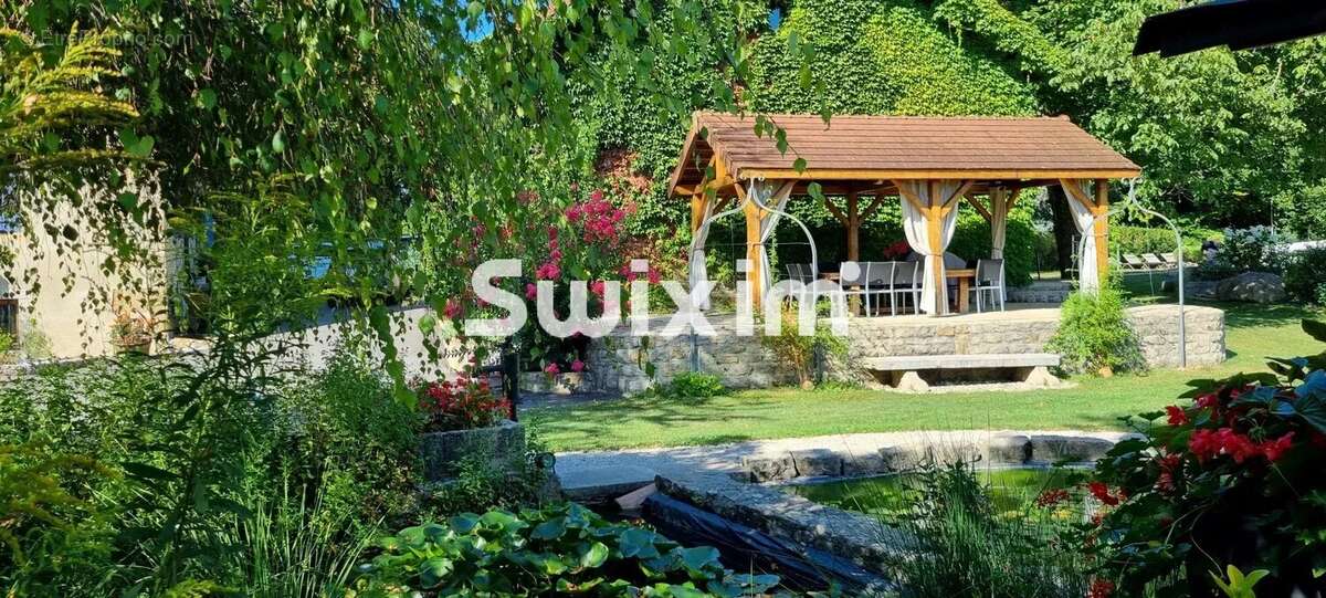 Maison à LONS-LE-SAUNIER