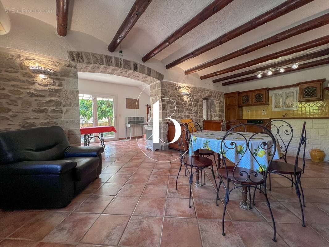 Maison 100 m² à Vagnas  - photo 2