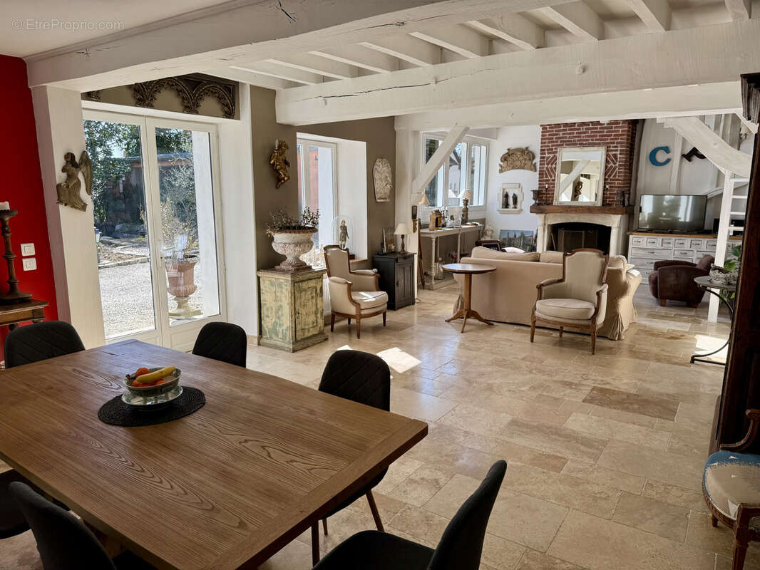 Maison à HOUDAN