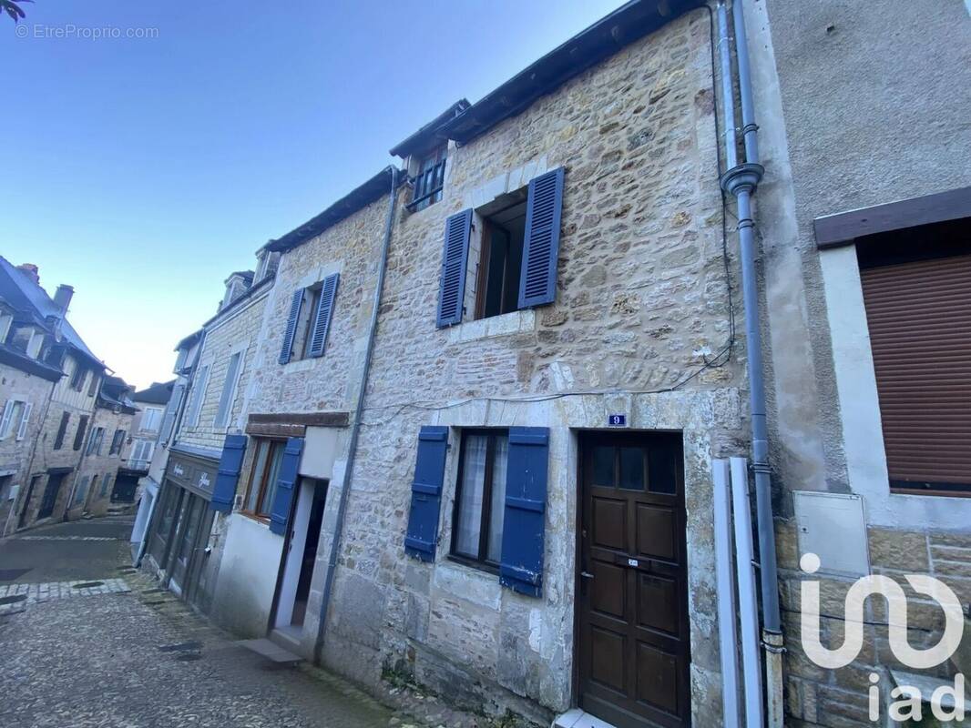 Photo 1 - Maison à TERRASSON-LAVILLEDIEU
