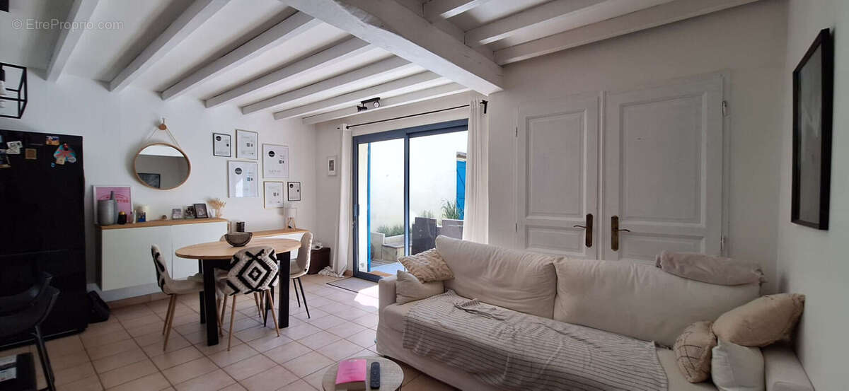 Sorgues - Maison 5 pièces avec cour - photo 2