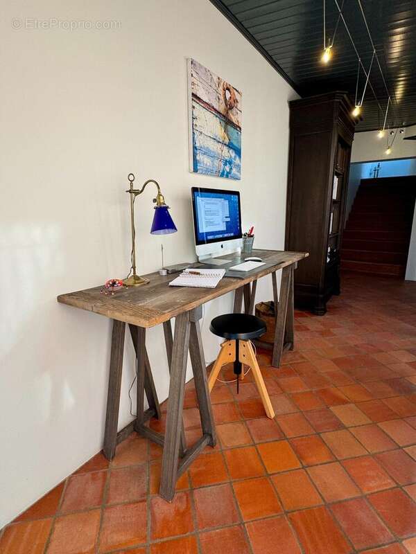 Photo 4 - Commerce à MONTAIGU