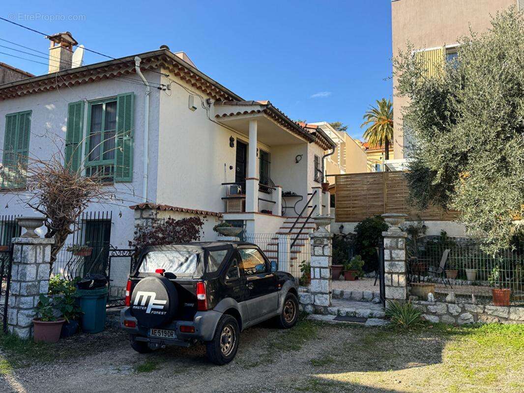 Vence  Centre Ville, Maison de Ville 5 pièces 114 m2 - photo 2