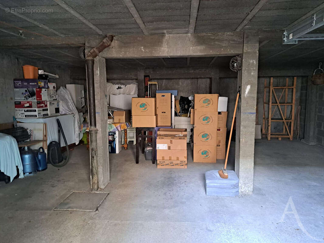 Parking à MANTES-LA-JOLIE