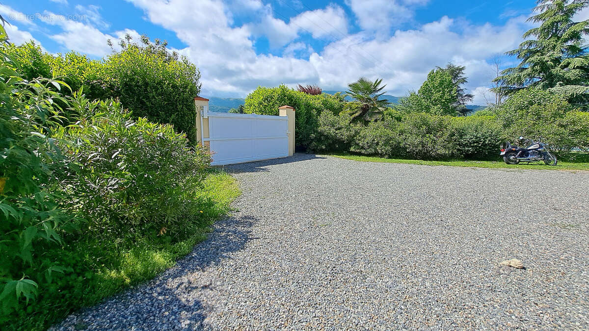 Maison à PRAT-BONREPAUX