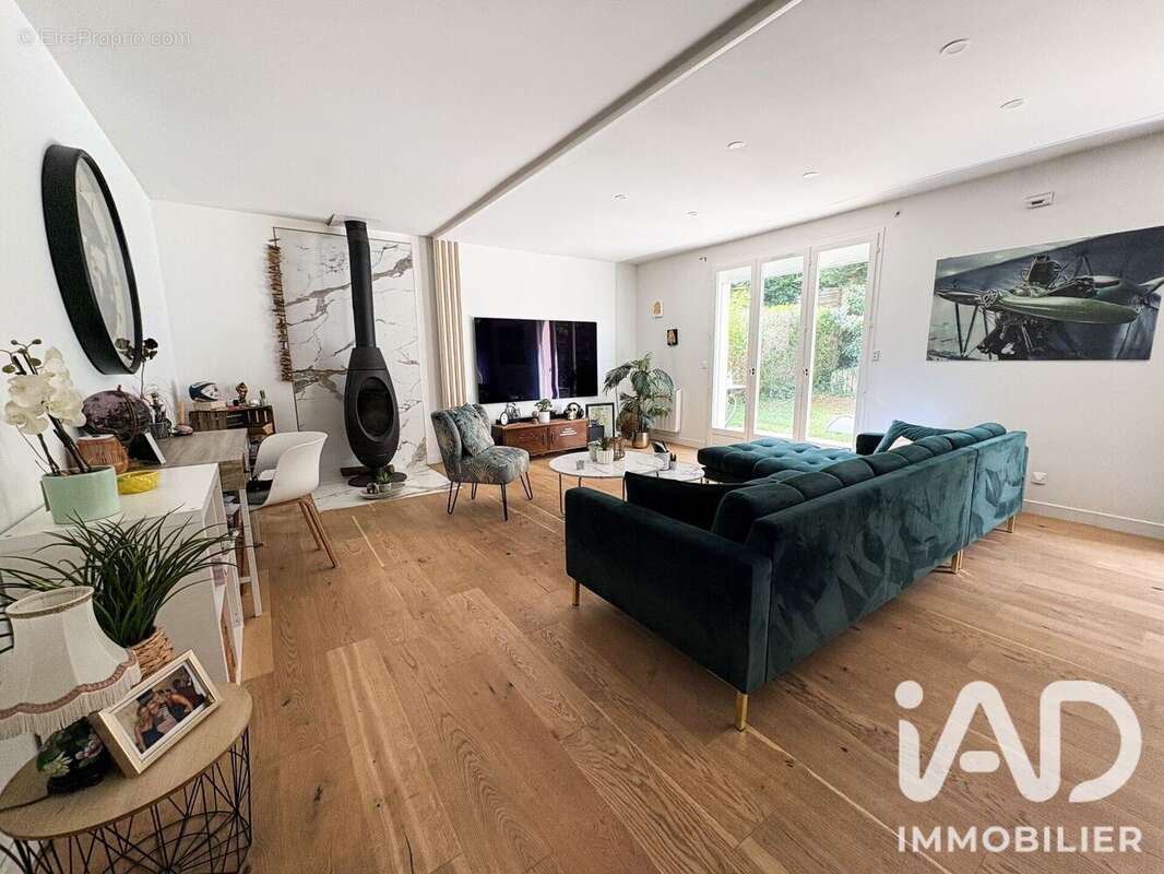 Photo 2 - Maison à MORAINVILLIERS