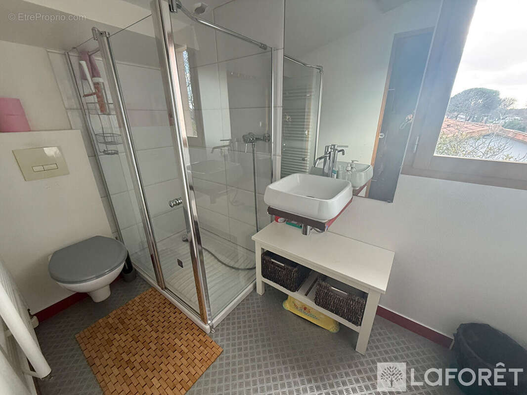 Maison à SAINT-JEAN-D'ILLAC