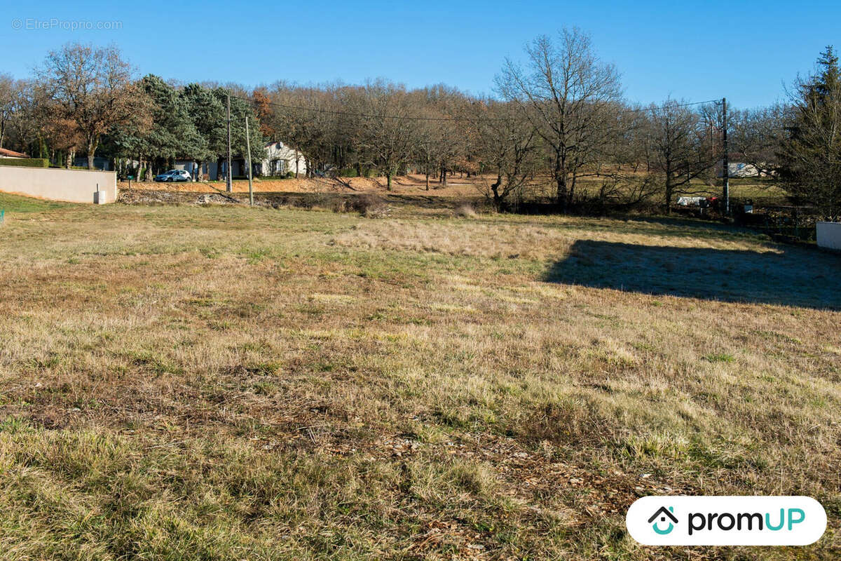 Terrain à VILLENEUVE
