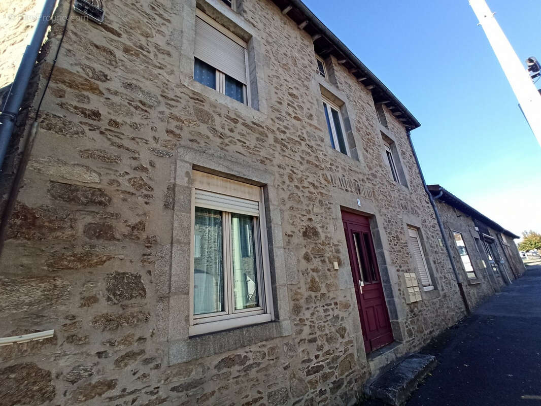 Commerce à SEREILHAC