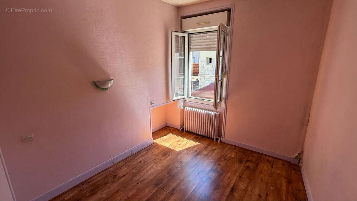 Appartement à MEZIERES-SUR-SEINE