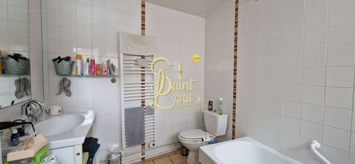 Maison à CHAMPIGNY-SUR-VEUDE