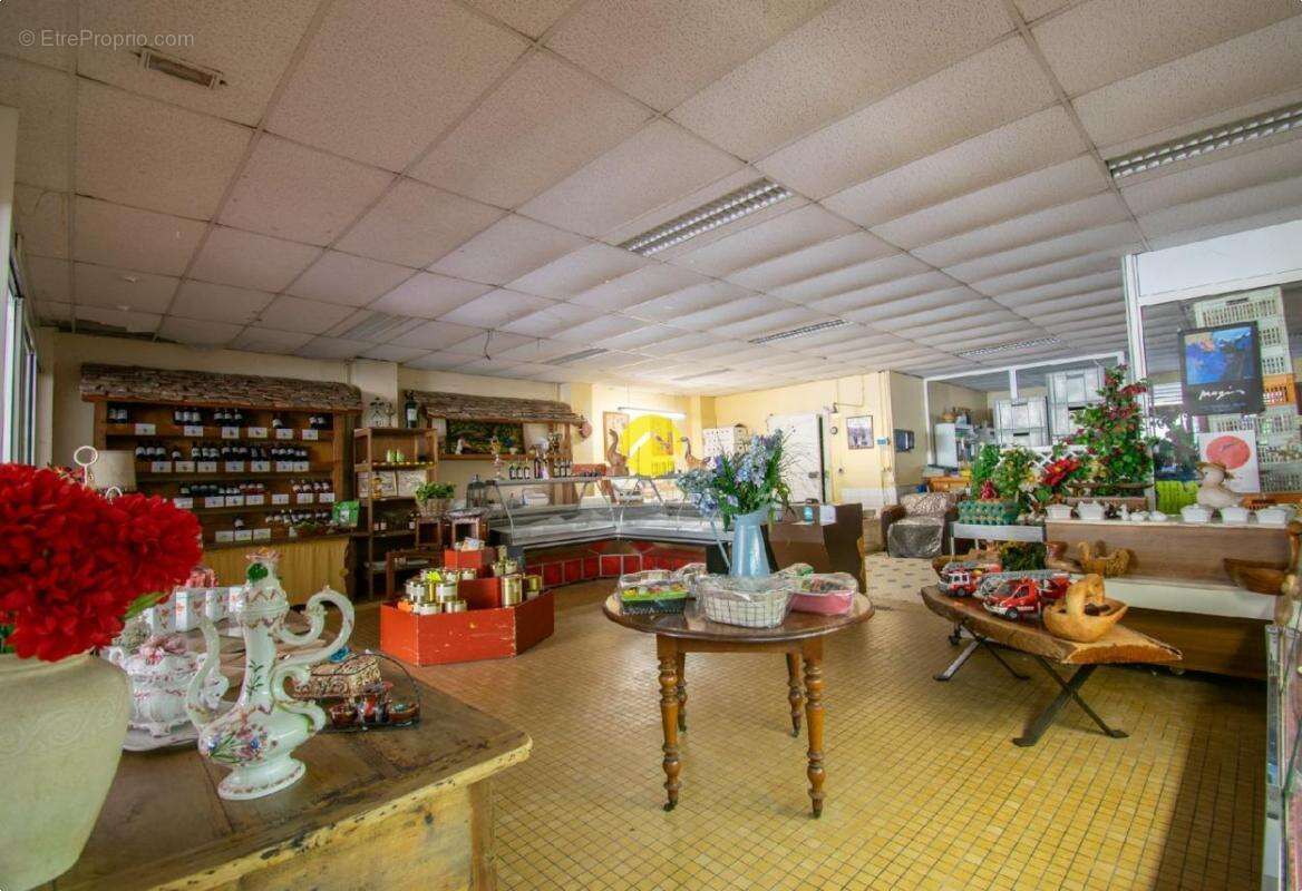 Magasin au centre de St-Cyprien - photo 4