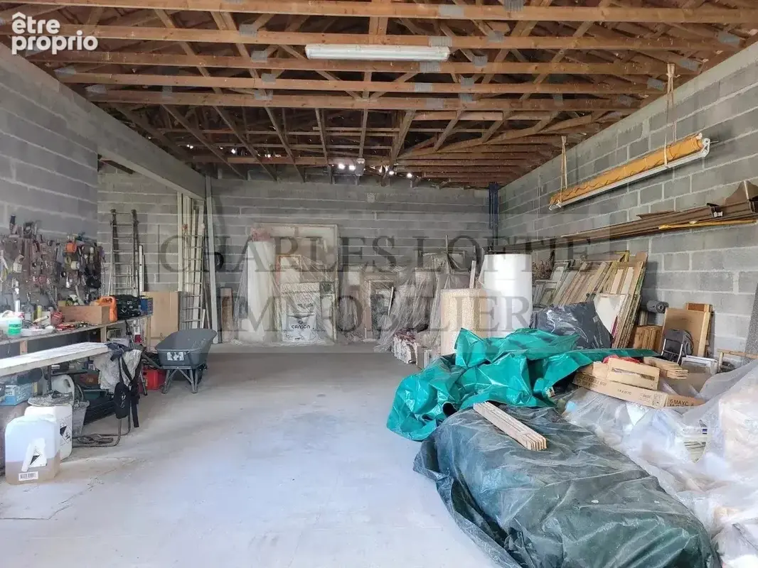 Superbe villa avec piscine, garage et dépendances sur un terrain de plus de 5600 m², à 10 minutes de Cahors. - photo 14