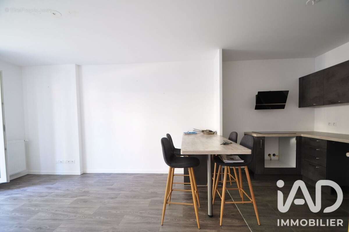 Appartement 43 m² à Villeneuve-Saint-Denis  - photo 7