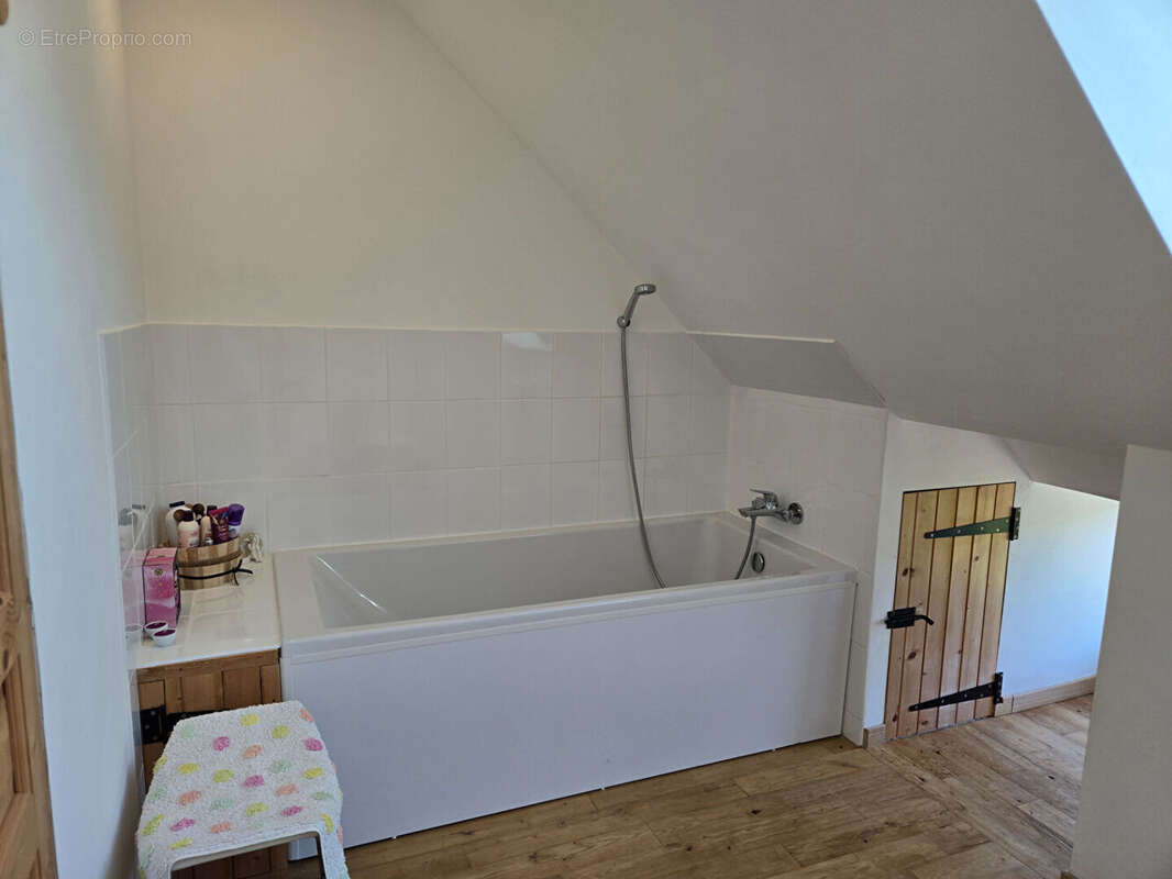 HAUTE VIENNE : Belle maison individuelle de 4 chambres, entièrement rénovée, située au bout d'une impasse paisible, à quelques m - photo 15