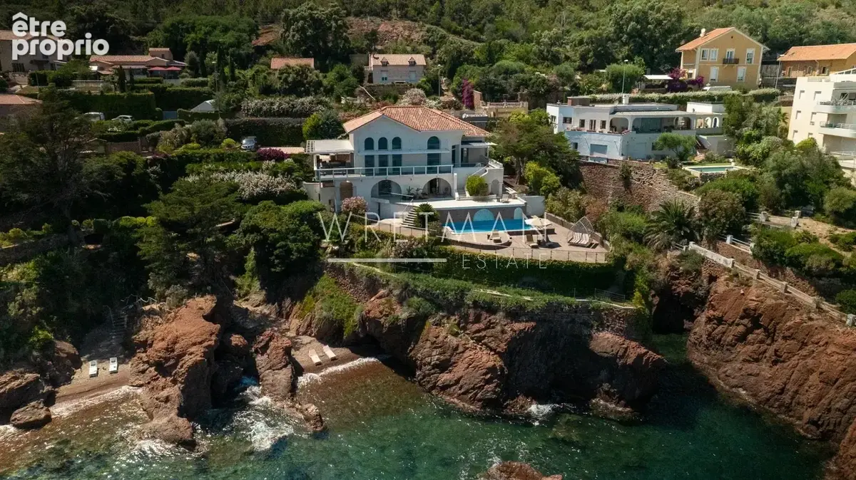 Vente par enchère privée : Domaine d'exception en bord de mer avec garage à bateau - photo 31