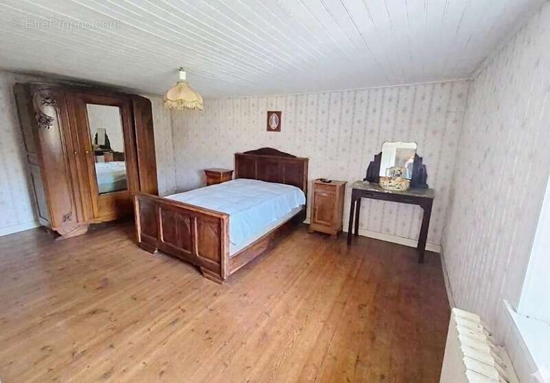 Maison à vendre corps de ferme +longère de 333 m2 au total avec vie de plain pied possible, parcelle de 1110m2, entre Rostrenen  - photo 6