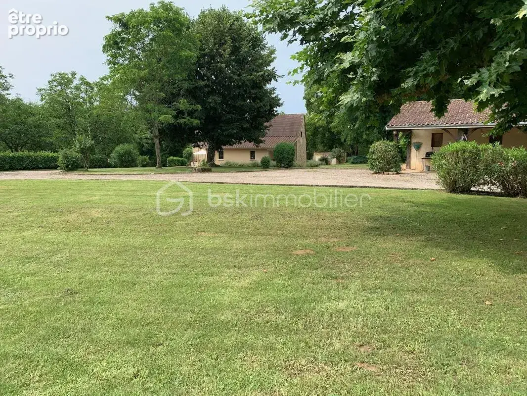 Propriété sans voisin proche de 2 belles maisons de style Périgourdin avec piscine - photo 25
