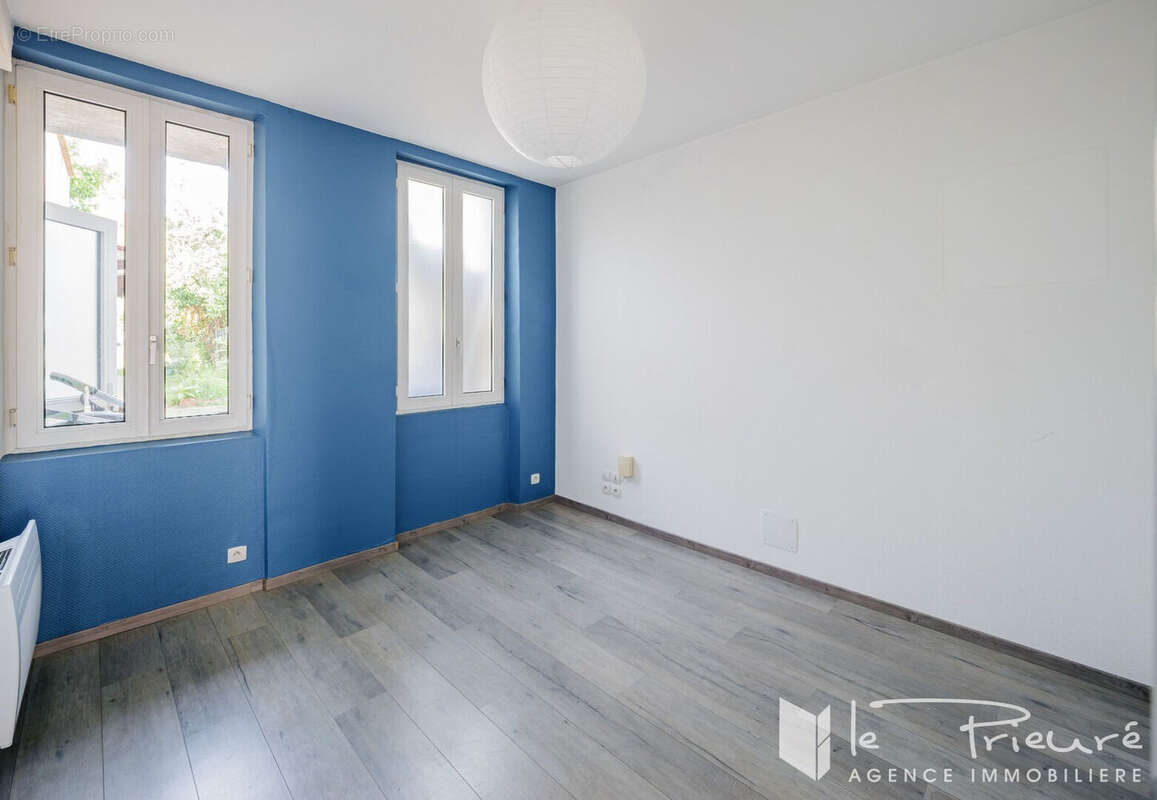 Albi - Immeuble à fort potentiel avec appartement T4 et grand local professionnel - photo 5
