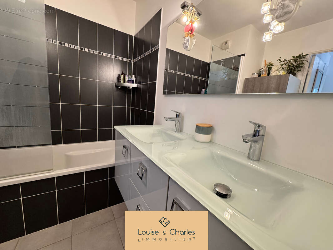 Appartement à RILLIEUX-LA-PAPE