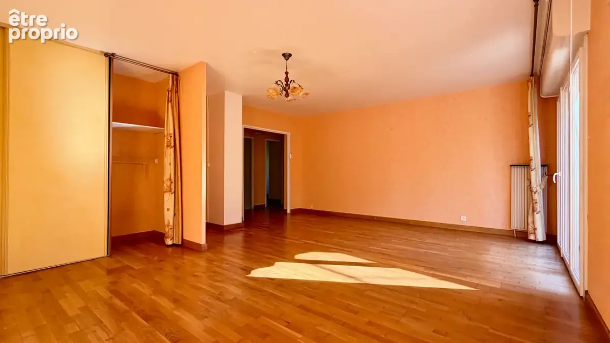 Boulevard Robert Schuman - Appartement T3 avec balcon - photo 3