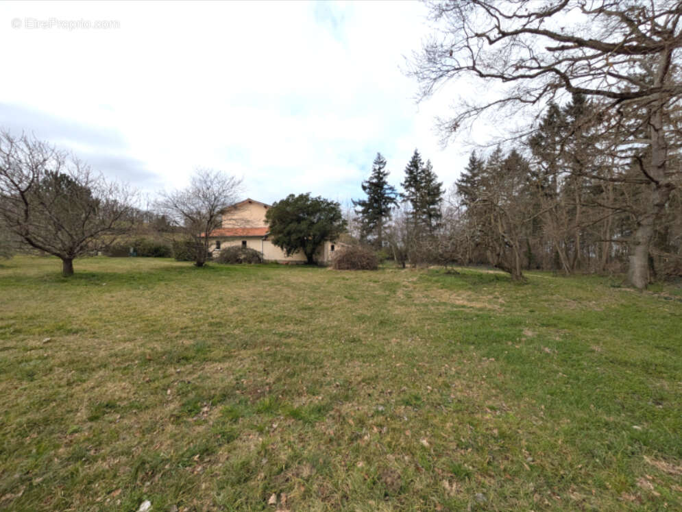 Maison à LES ISSARDS